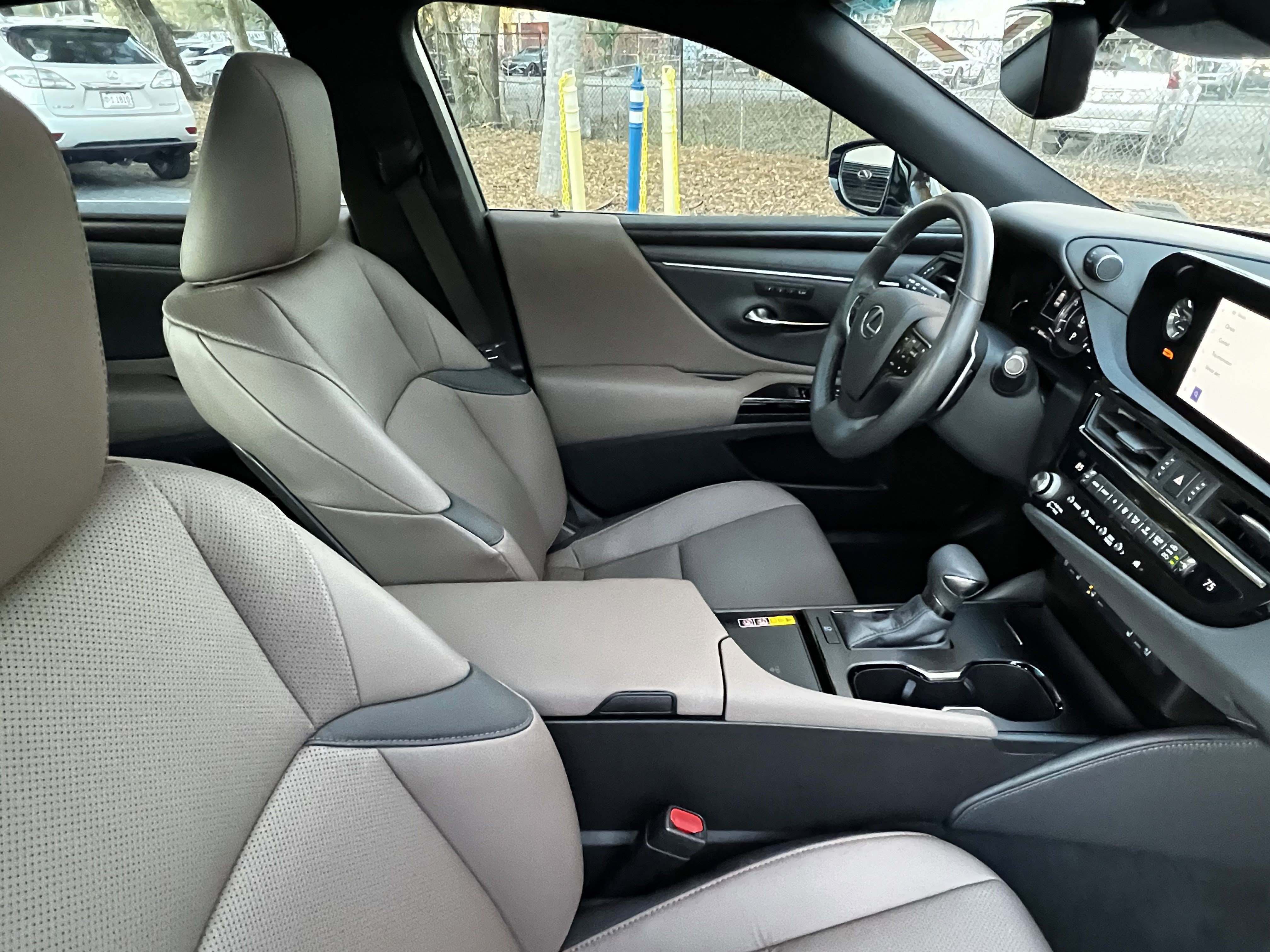 Used 2024 Lexus ES 350 w/ Premium Package image 46