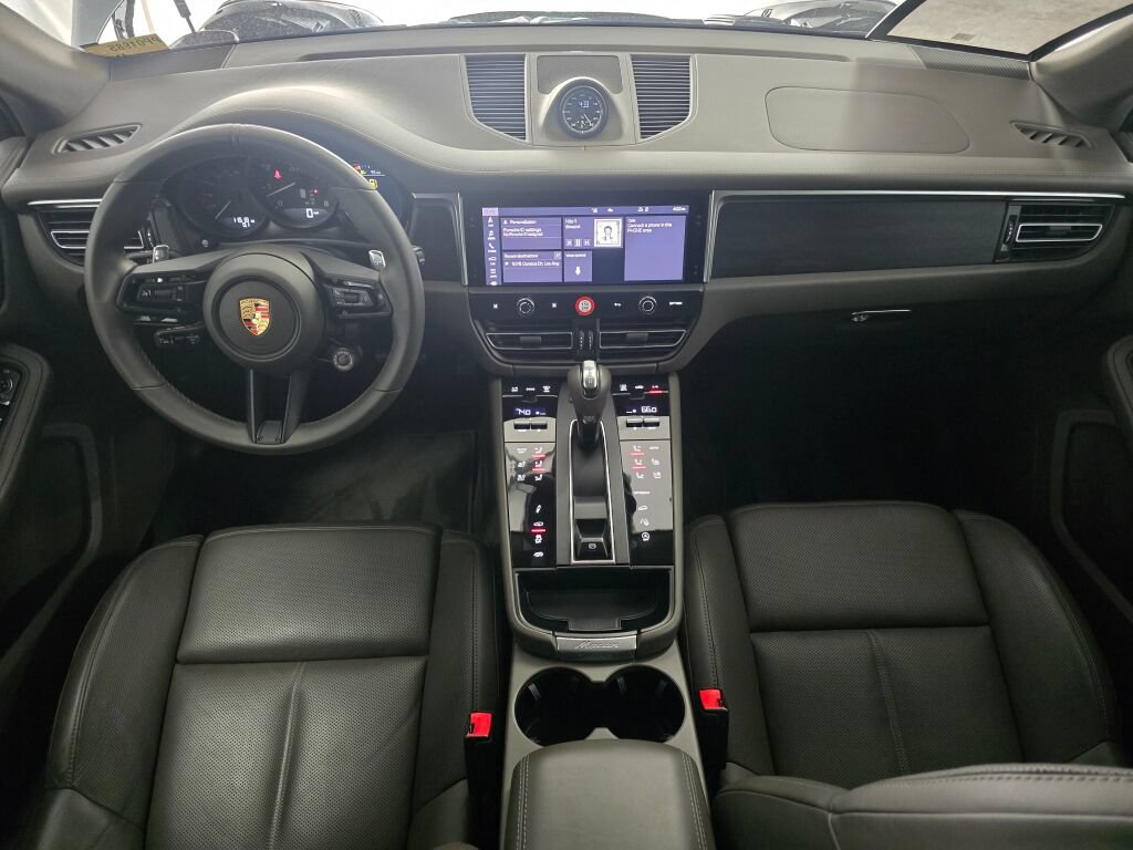 Certified 2024 Porsche Macan GTS w/ Premium Plus Package AWD/4WD image 18