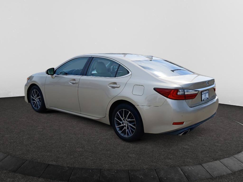 Used 2016 Lexus ES 350 w/ Luxury Package w/Wood Trim FWD image 5