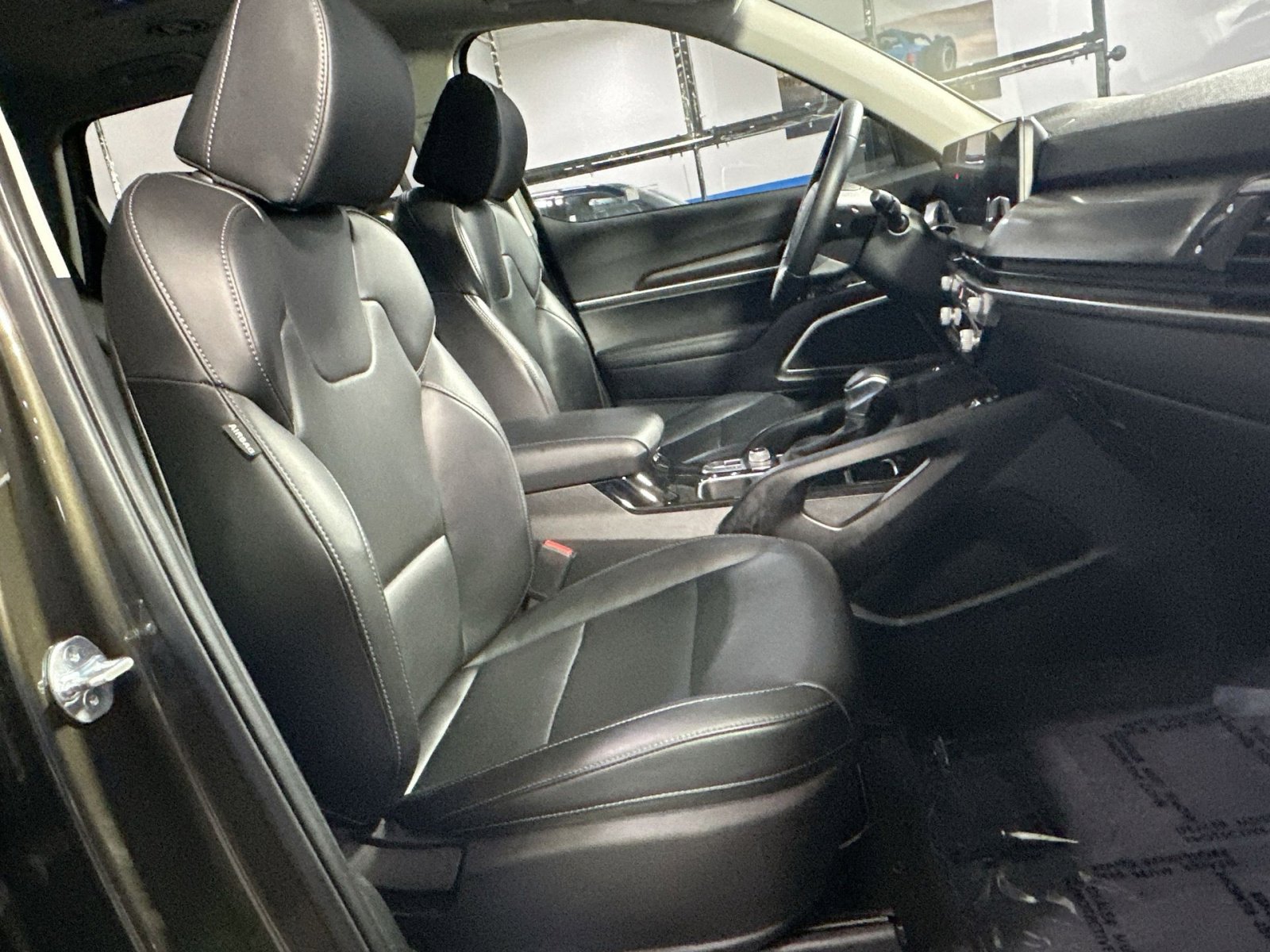 Used 2024 Kia Telluride S w/ S Sunroof Package image 34