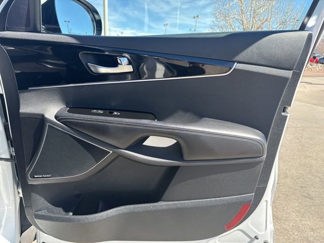Used 2019 Kia Sorento SX image 17