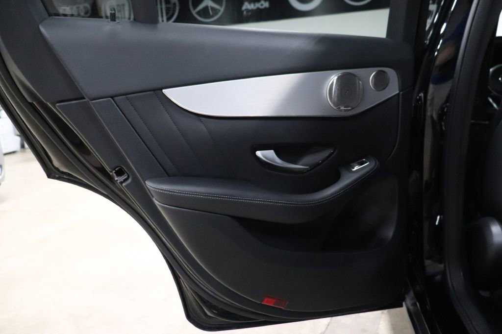 Used 2021 Mercedes-Benz GLC 300 w/ AMG Line image 17