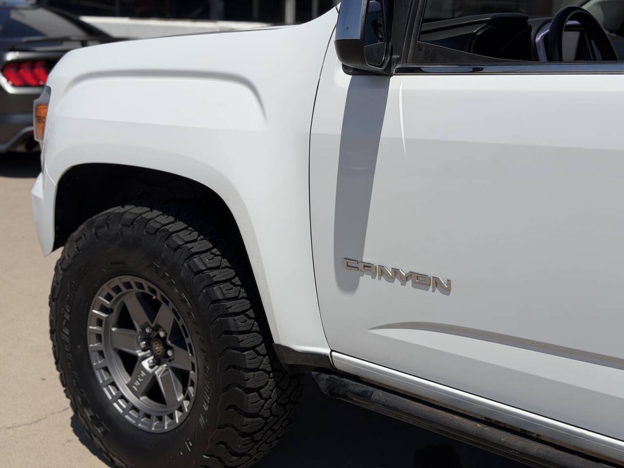 Used 2015 GMC Canyon SLT AWD/4WD image 11