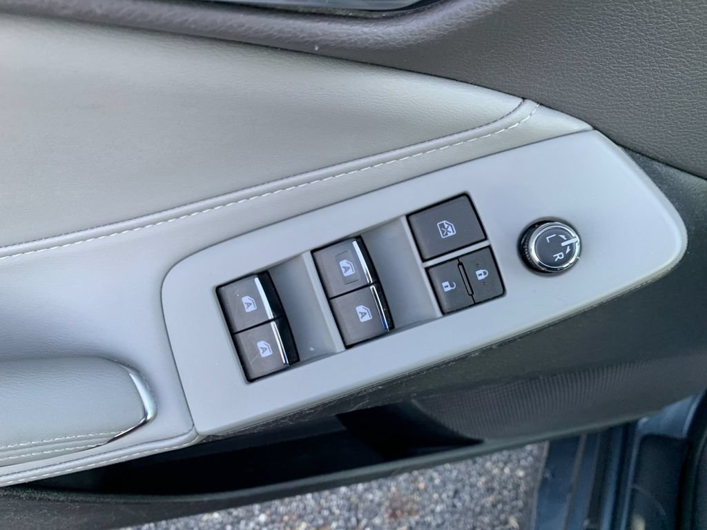 Used 2021 Toyota Avalon XLE w/ Moonroof Package FWD image 13