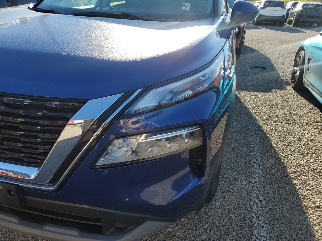 Certified 2023 Nissan Rogue SV AWD/4WD image 6