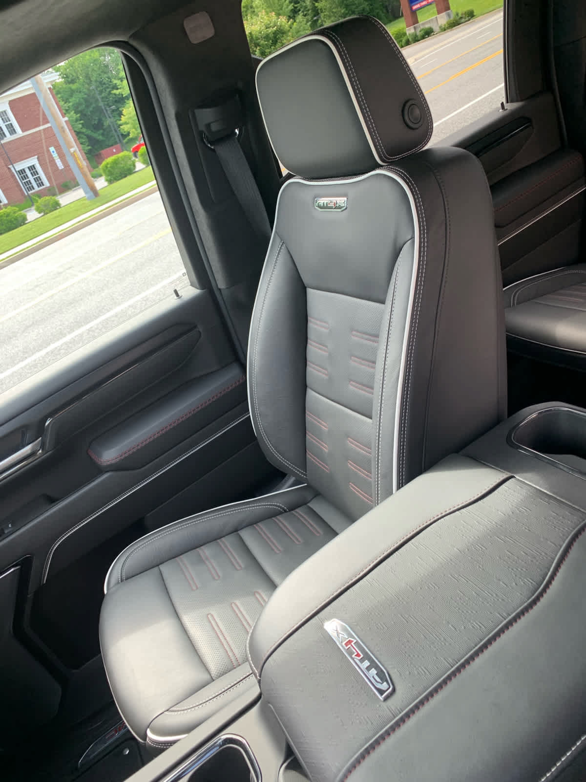 Used 2025 GMC Sierra 2500 AT4X AWD/4WD image 20