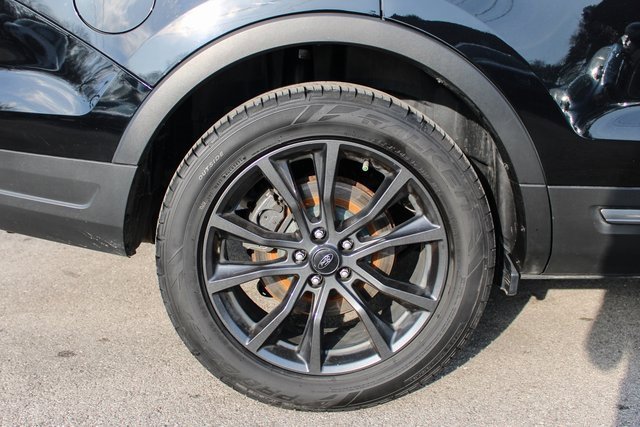 Used 2018 Ford Explorer XLT w/ Equipment Group 202A image 40