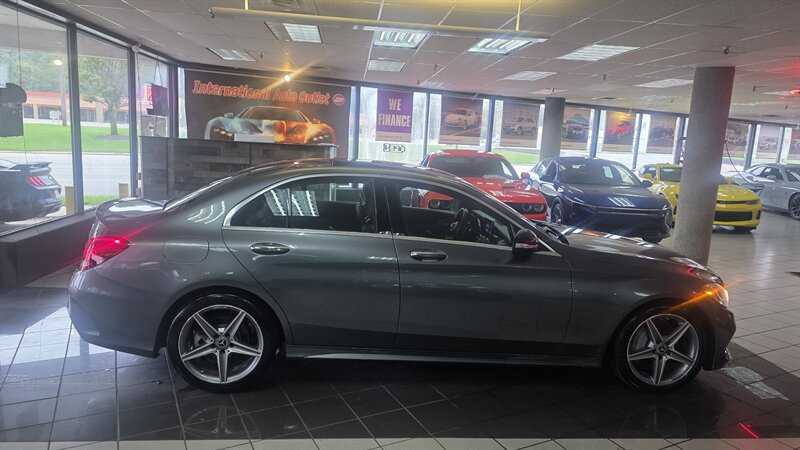 Used 2017 Mercedes-Benz C 300 4MATIC Sedan image 5
