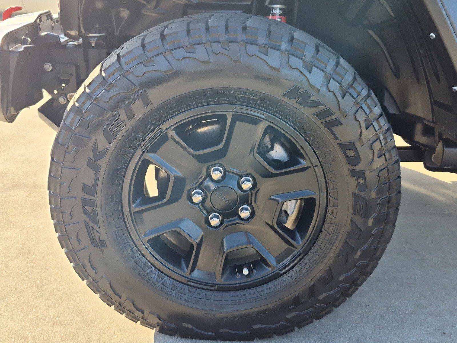 Used 2023 Jeep Gladiator Mojave w/ Trailer Tow Package AWD/4WD image 15