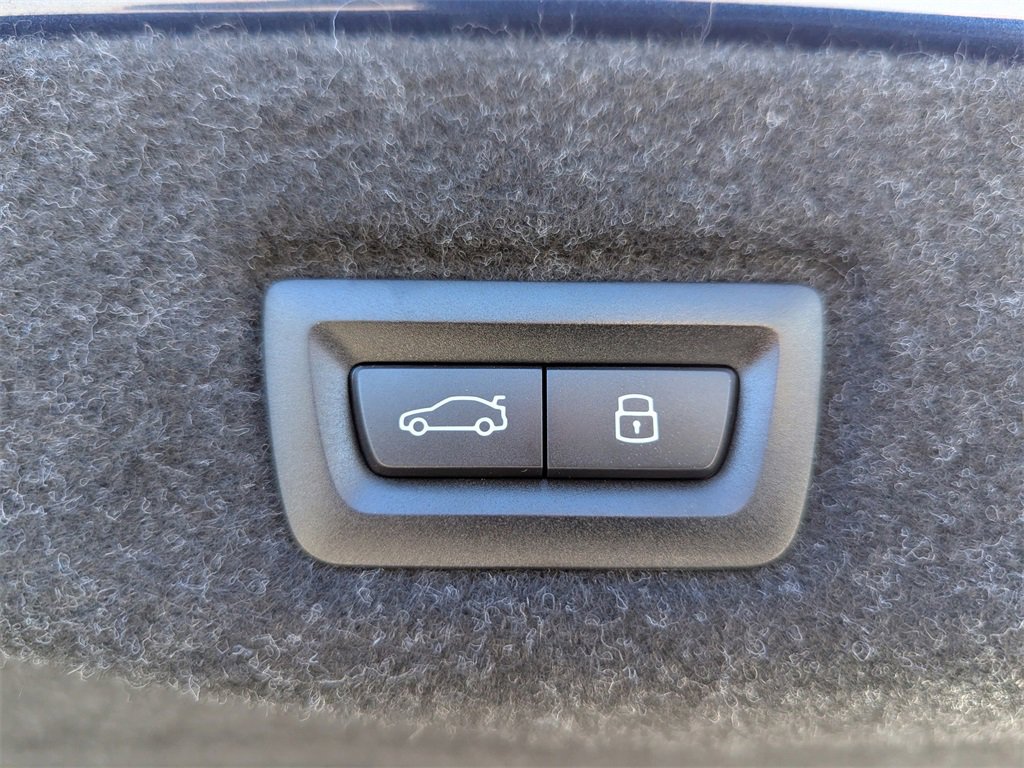 New 2026 BMW i5 eDrive40 w/ Executive Package image 12