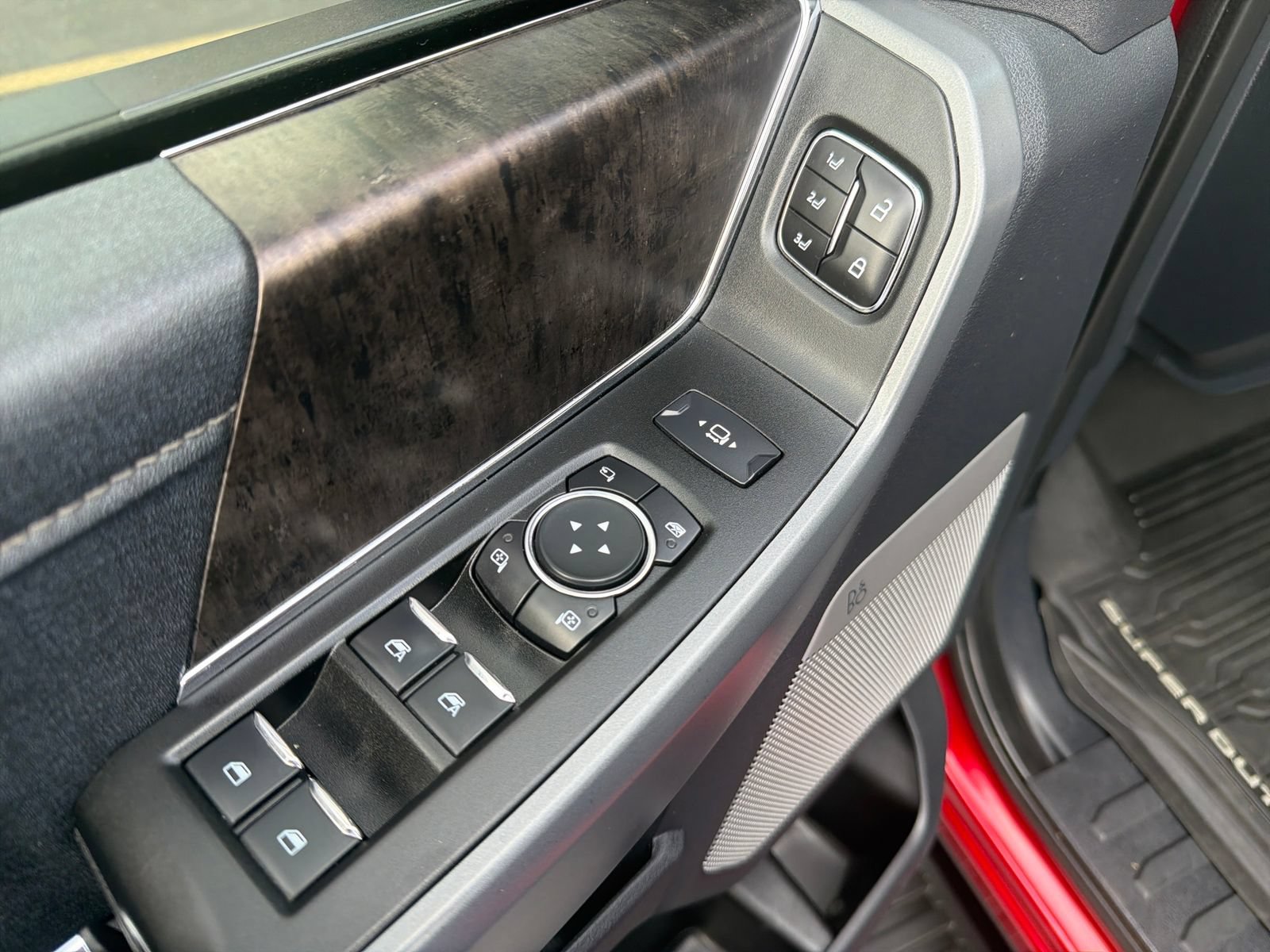 Used 2024 Ford F250 Lariat w/ Sport Appearance Package AWD/4WD image 29