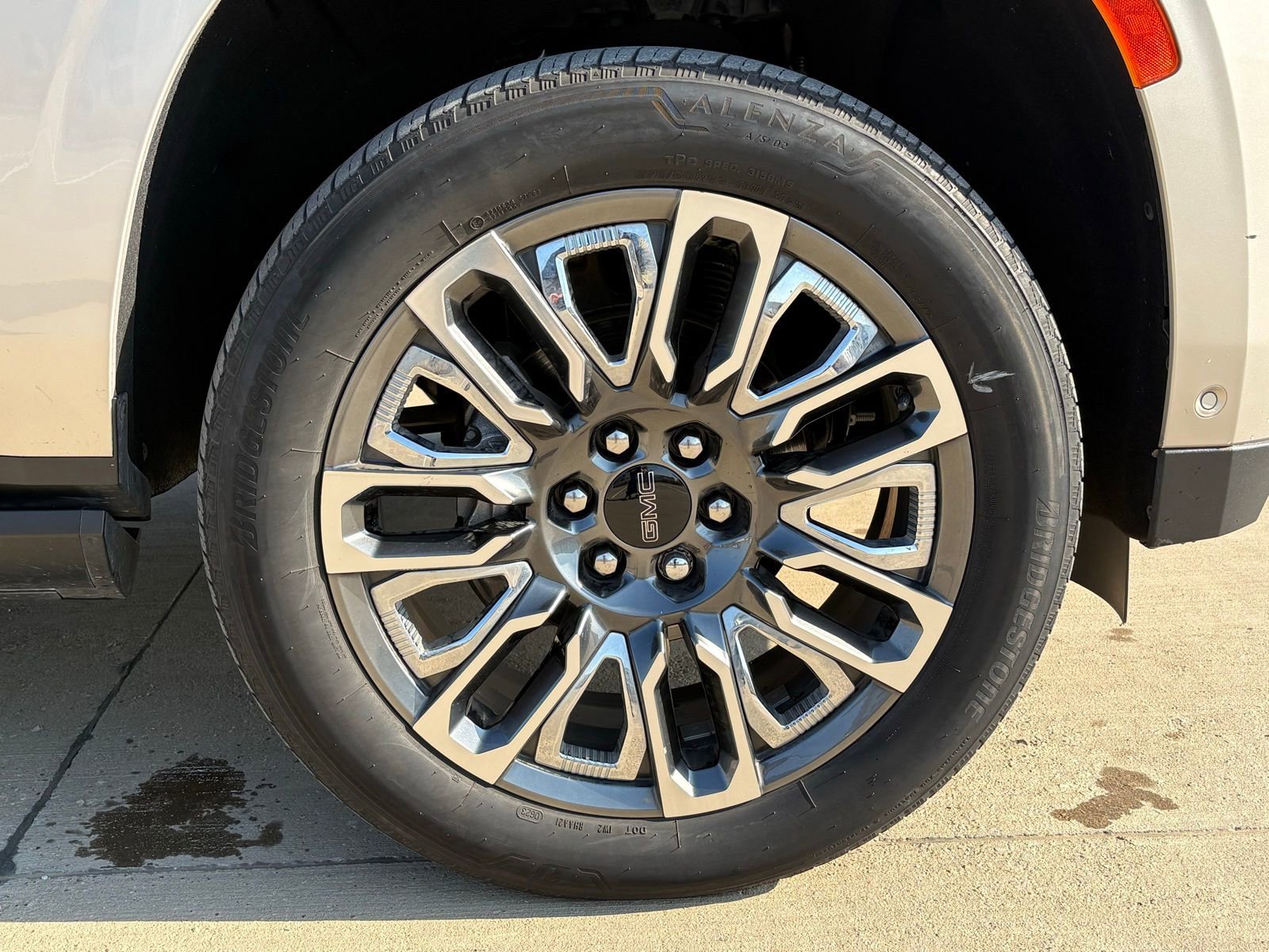 Certified 2023 GMC Yukon Denali Ultimate image 10