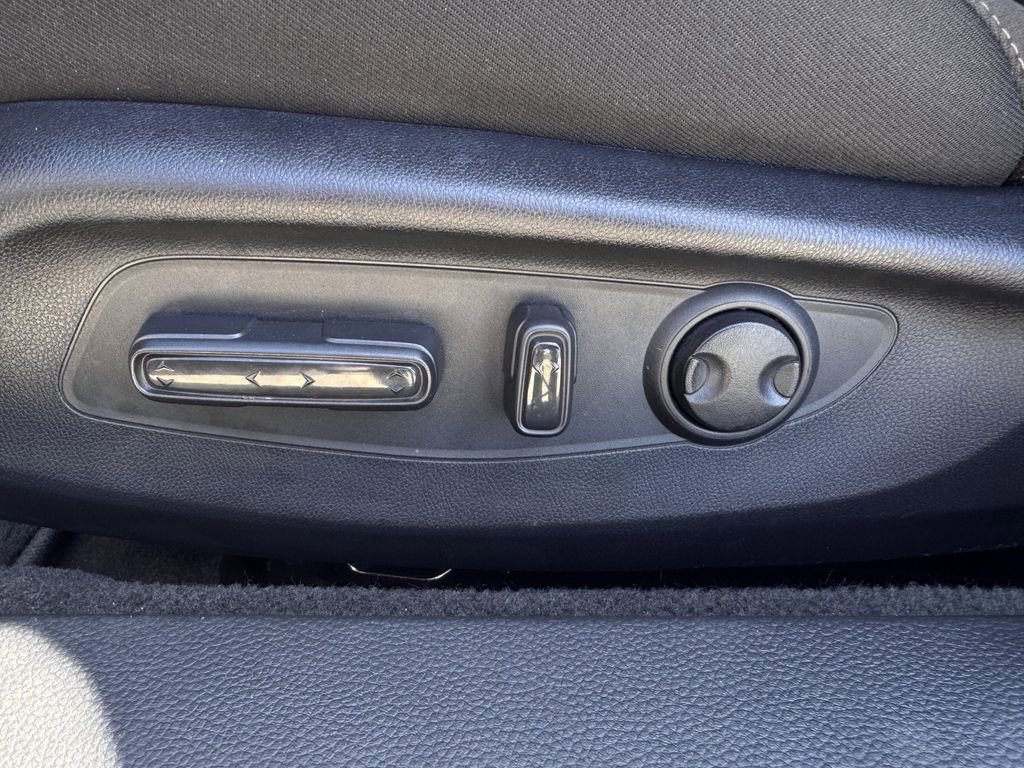 Used 2025 Honda Accord Sport image 25