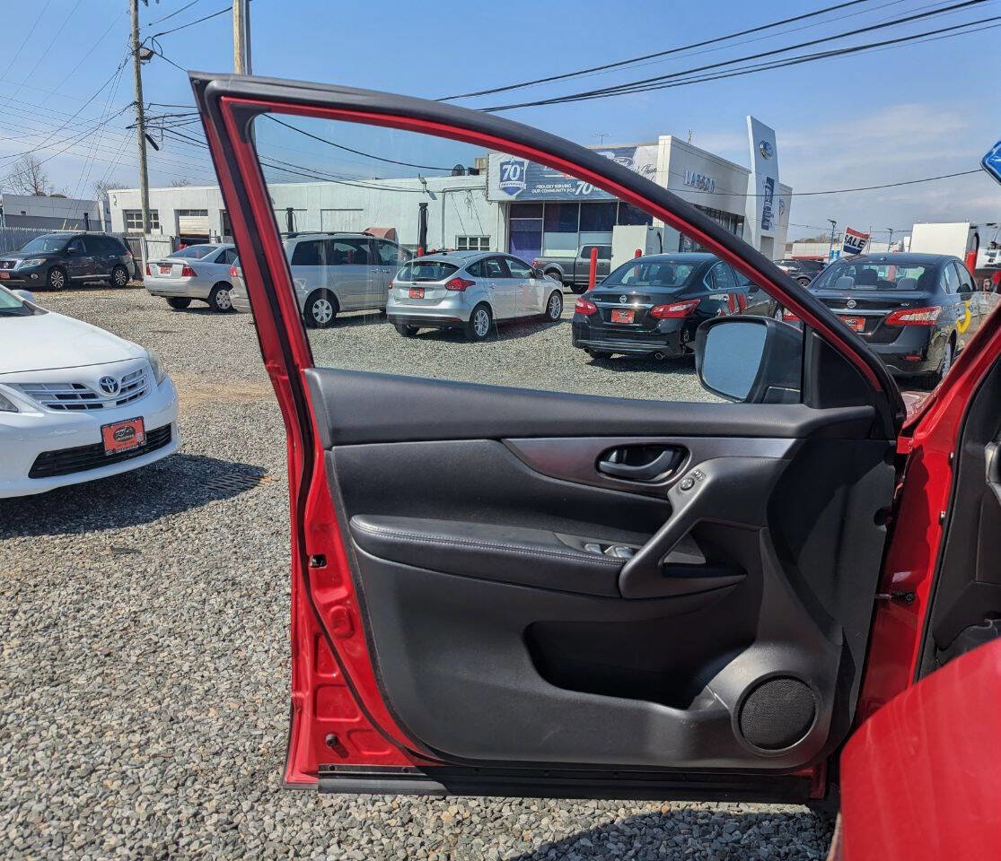 Used 2018 Nissan Rogue Sport S w/ S Appearance Package image 9