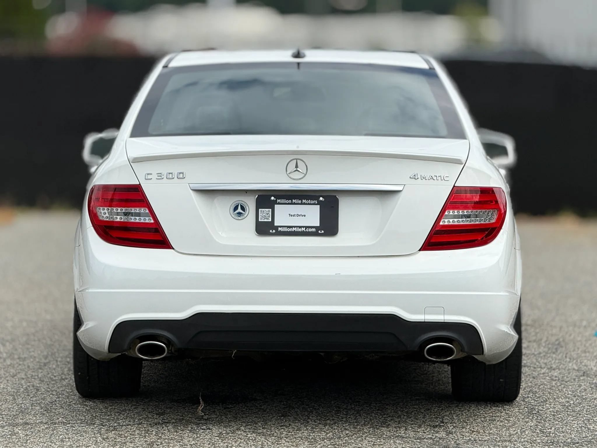 Used 2014 Mercedes-Benz C 300 4MATIC Sedan image 4
