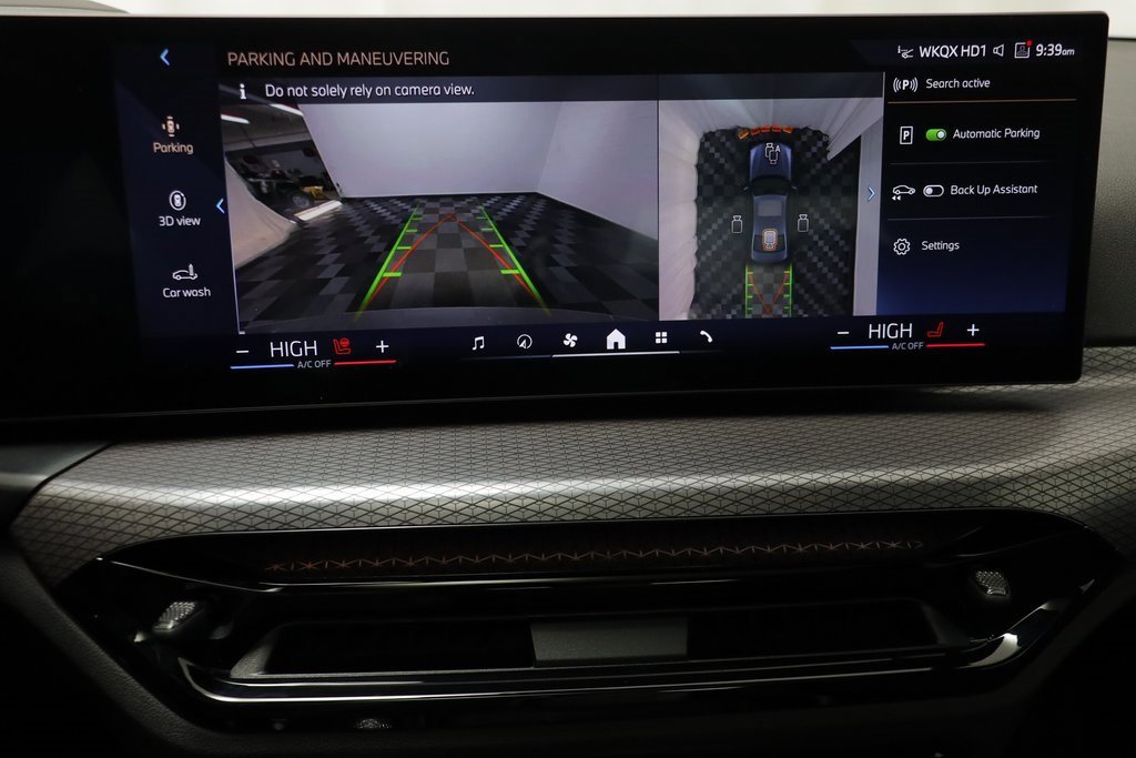 Certified 2025 BMW 330i xDrive Sedan w/ M Sport Package image 10