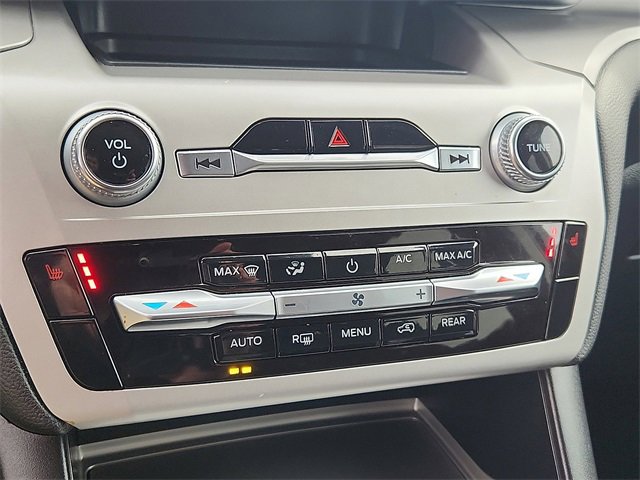 Used 2022 Ford Explorer XLT w/ Class IV Trailer Tow Package image 9