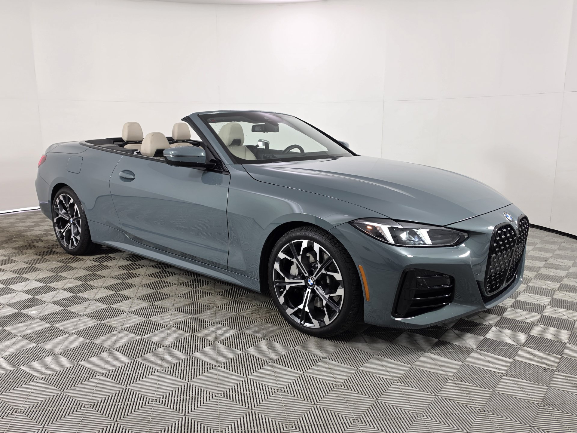 Used 2026 BMW 430i Convertible w/ M Sport Package RWD image 41