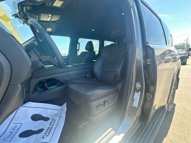 Used 2025 Nissan Armada PRO-4X AWD/4WD image 13