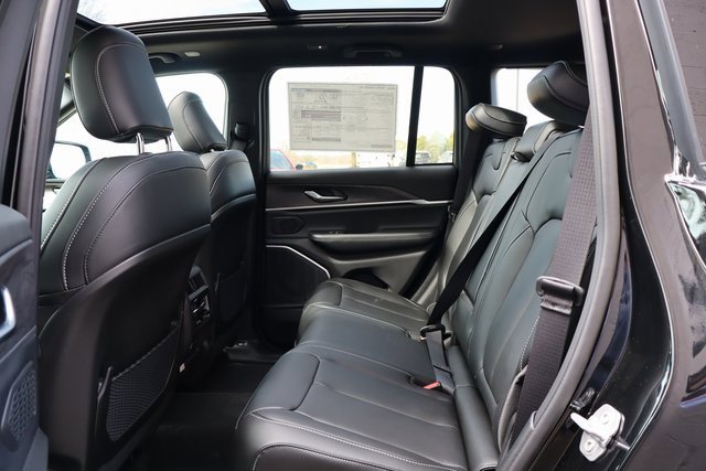 New 2025 Jeep Grand Cherokee Limited 4xe image 31