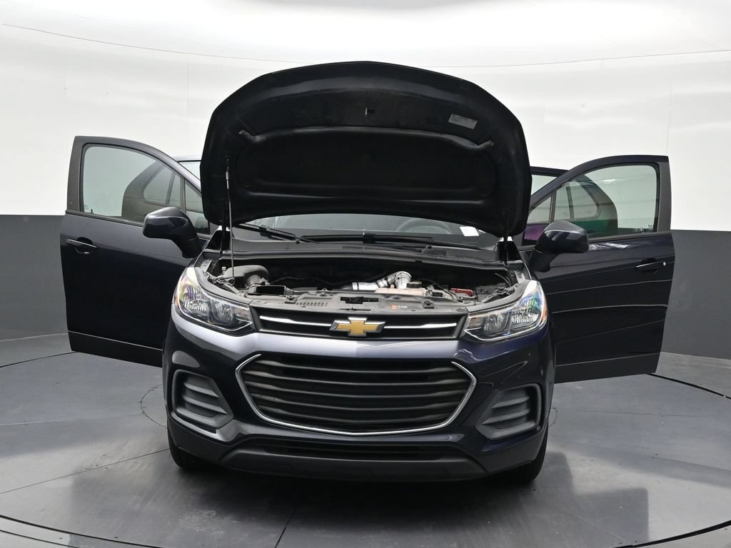 Used 2022 Chevrolet Trax LS AWD/4WD image 36