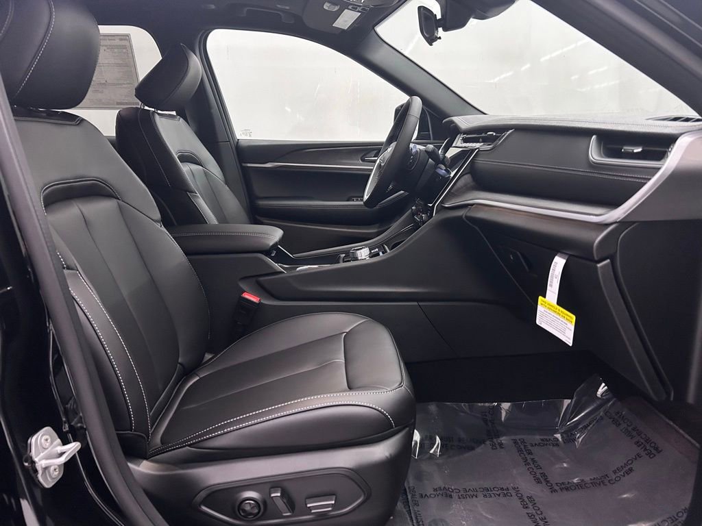 New 2025 Jeep Grand Cherokee L Limited image 19