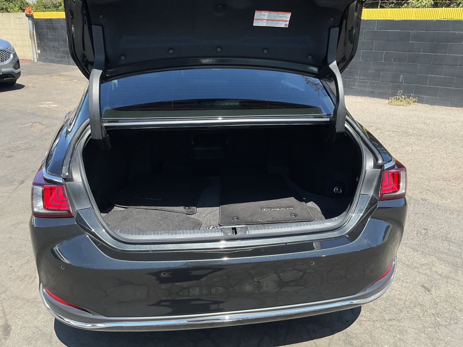Used 2024 Lexus ES 300h w/ Premium Package FWD image 25