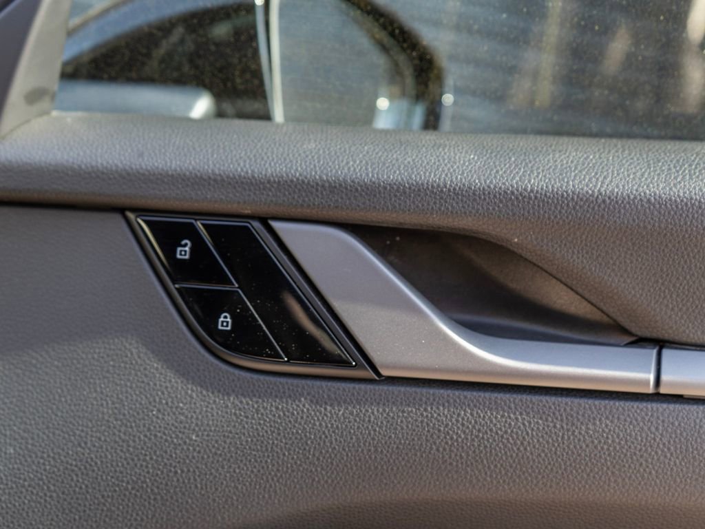 Used 2021 Porsche 911 Carrera image 32