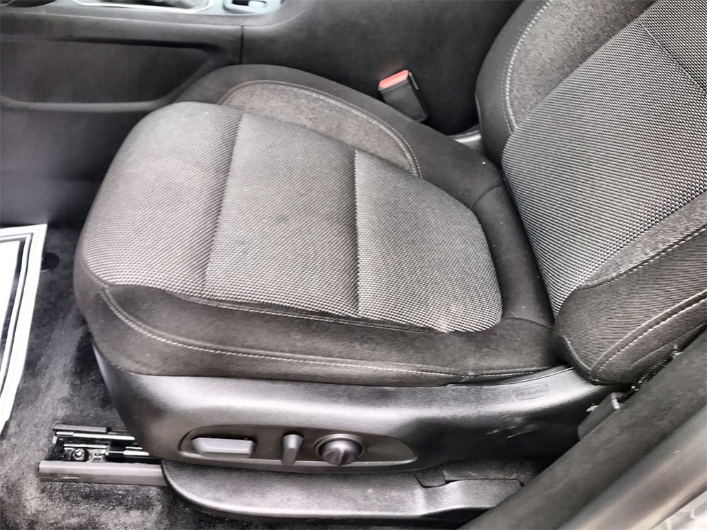 Used 2023 Chevrolet Traverse LT image 12