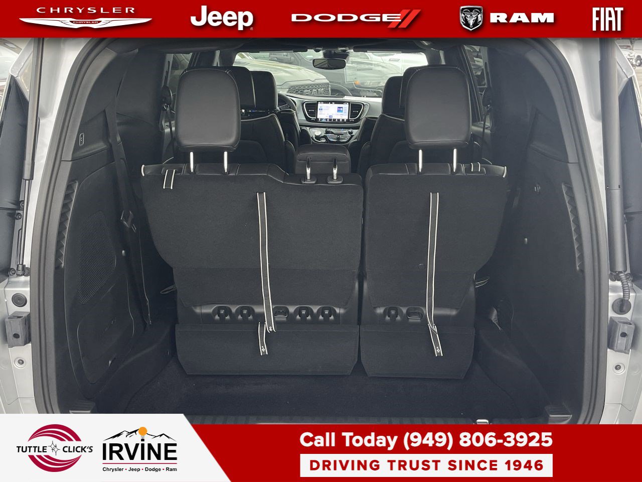 Used 2026 Chrysler Pacifica Limited w/ Uconnect Theater Family Group image 27