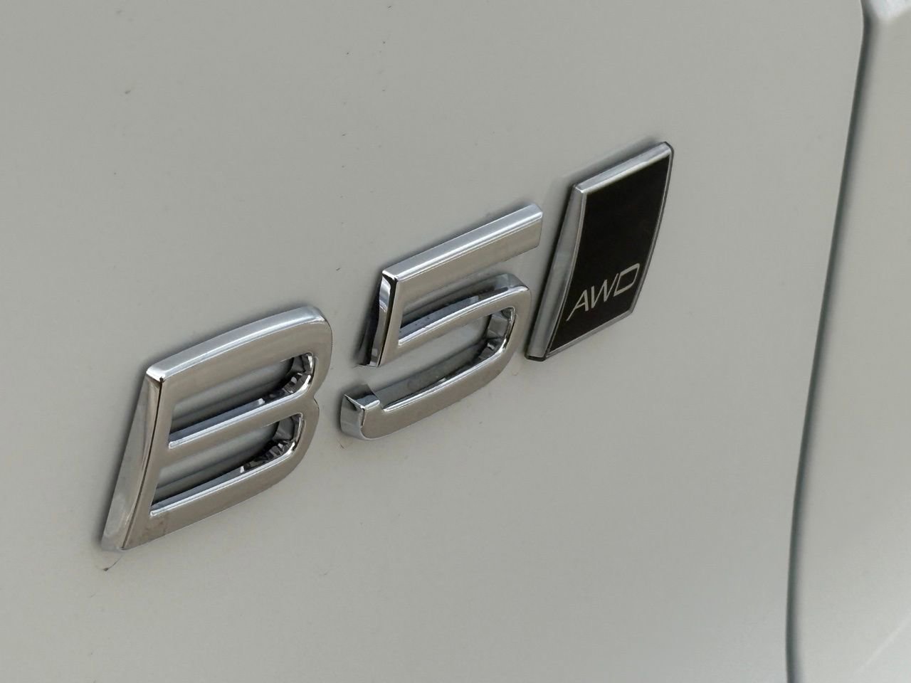 New 2026 Volvo XC40 B5 Plus w/ Protection Package Premier image 8