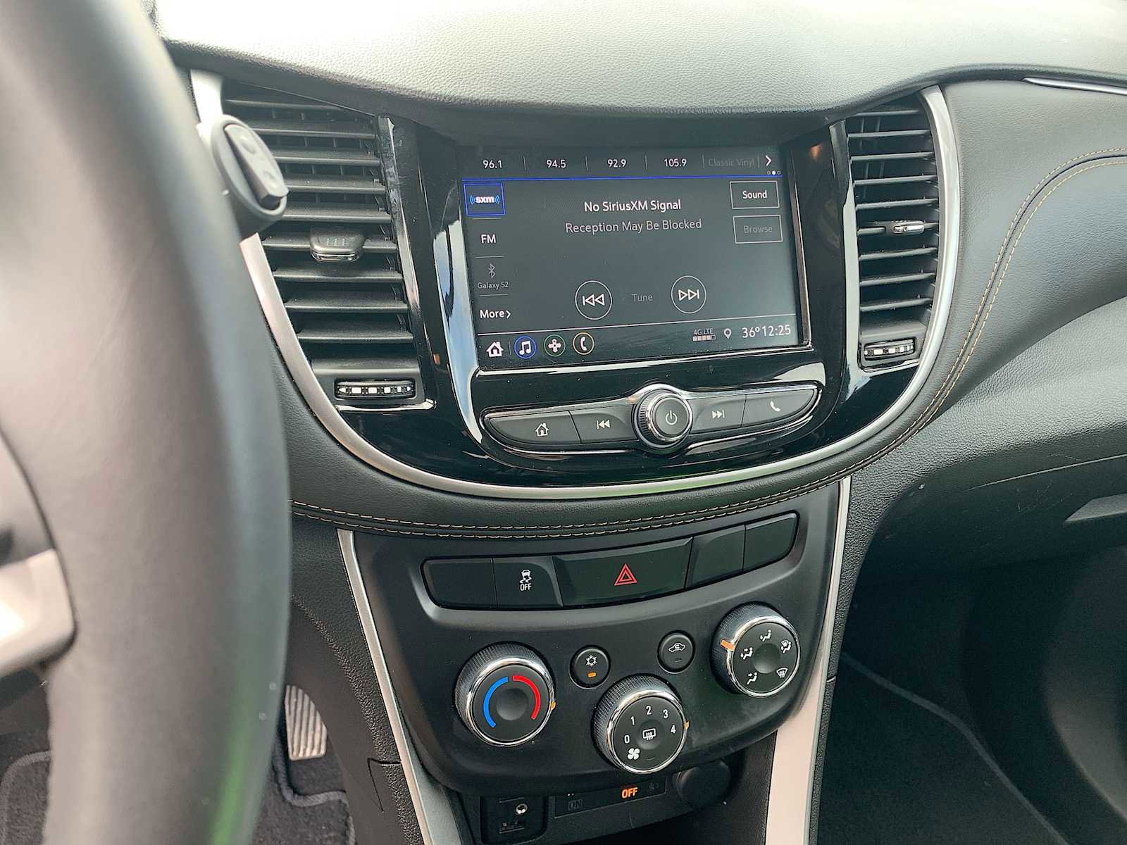 Certified 2022 Chevrolet Trax LT w/ Midnight Edition image 13