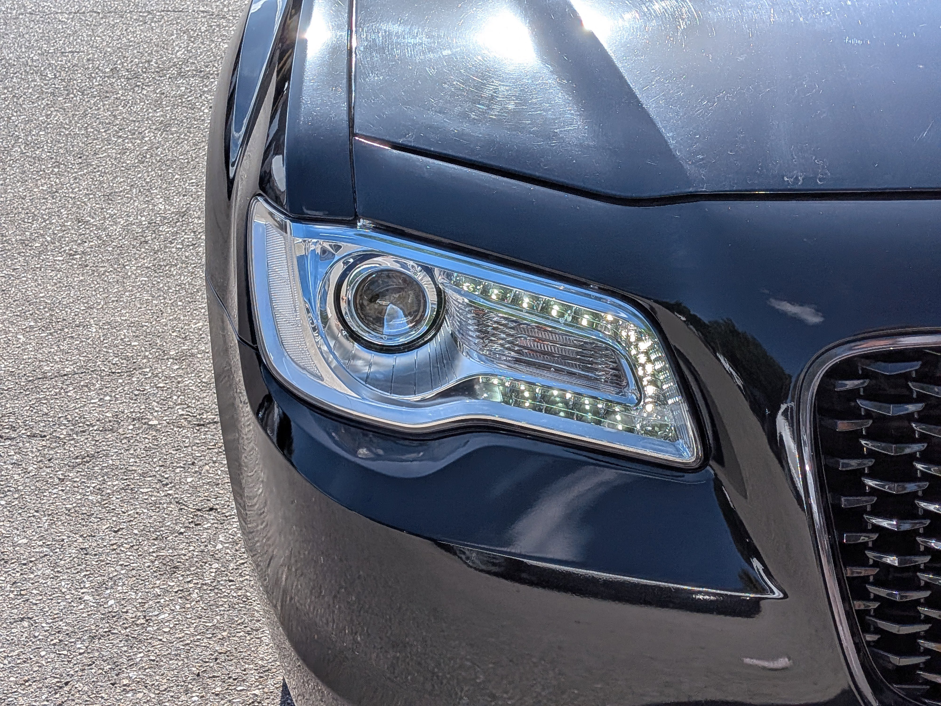 Used 2019 Chrysler 300 S image 9