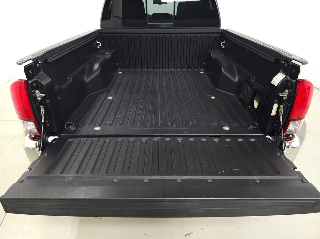 Used 2019 Toyota Tacoma TRD Off-Road AWD/4WD image 7