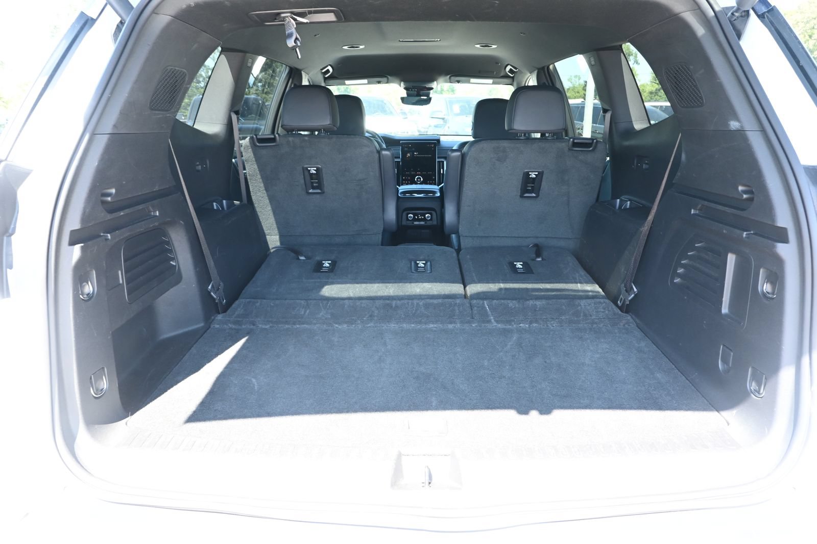 Used 2026 GMC Acadia Elevation w/ Elevation Premium Package FWD image 27