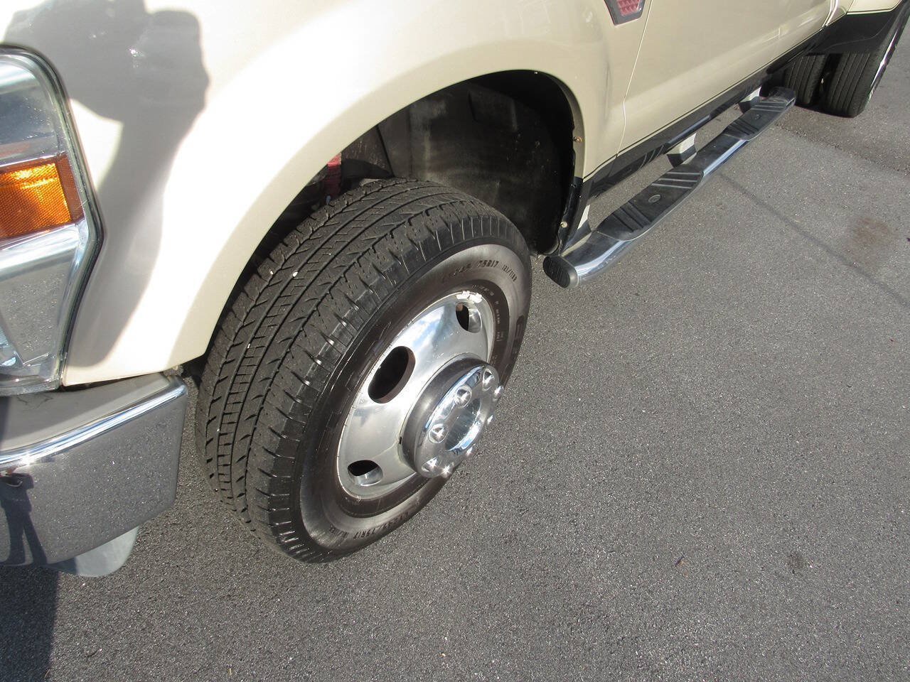 Used 2008 Ford F350 Lariat AWD/4WD image 10