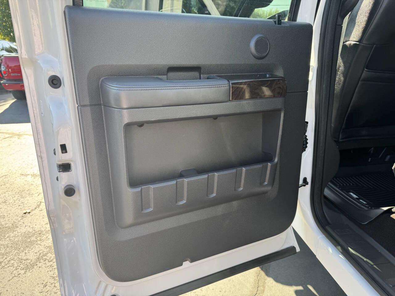 Used 2015 Ford F250 Platinum w/ FX4 Off-Road Package image 18