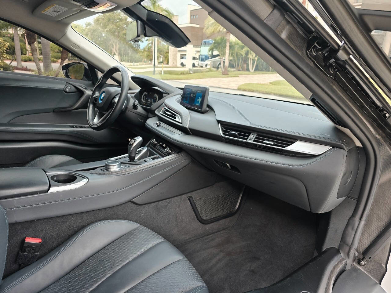 Used 2019 BMW i8 Coupe image 23