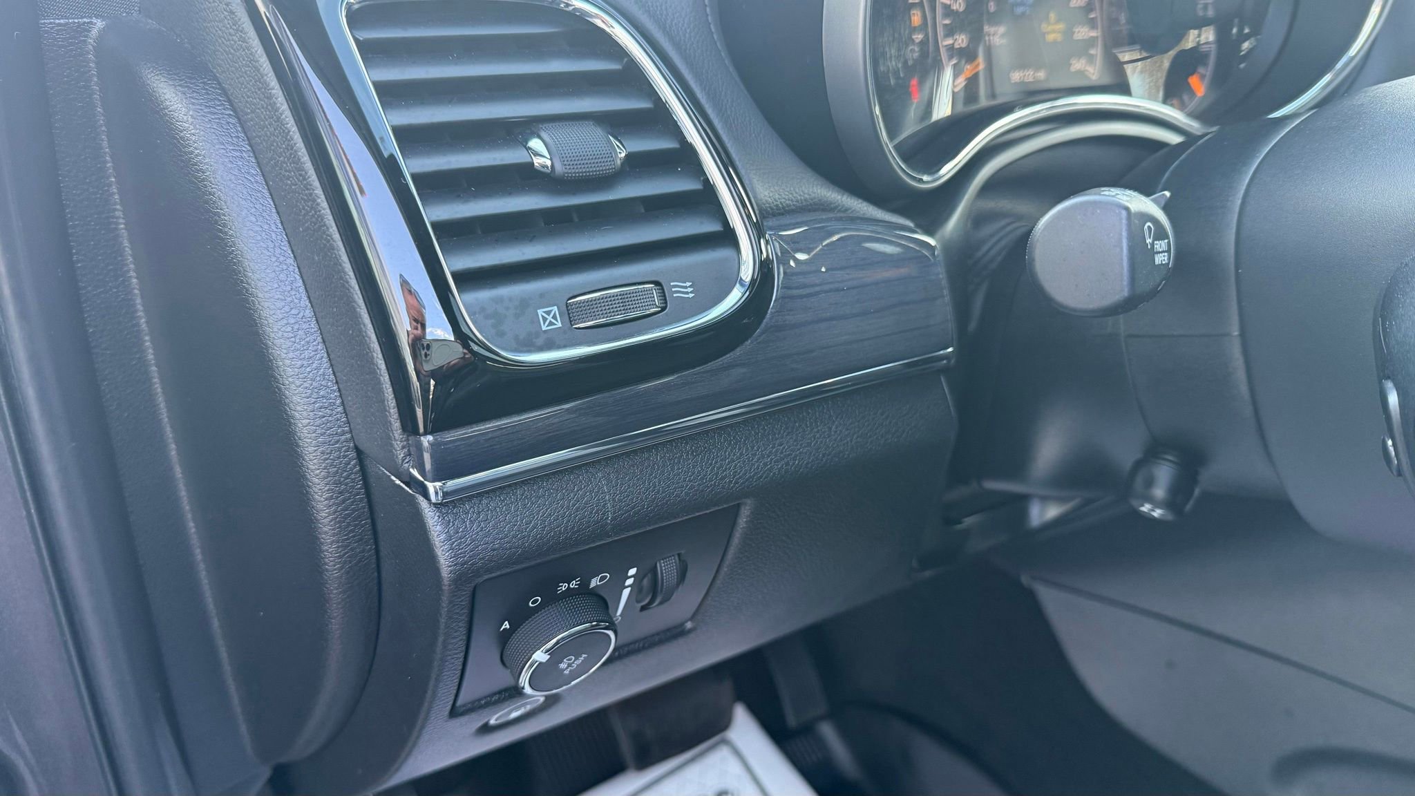 Used 2019 Jeep Grand Cherokee Overland image 35