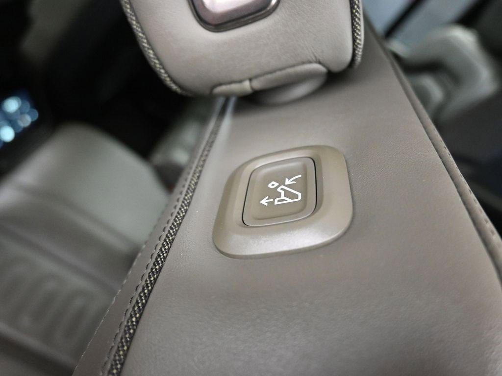 Used 2023 Rivian R1S Launch Edition image 30