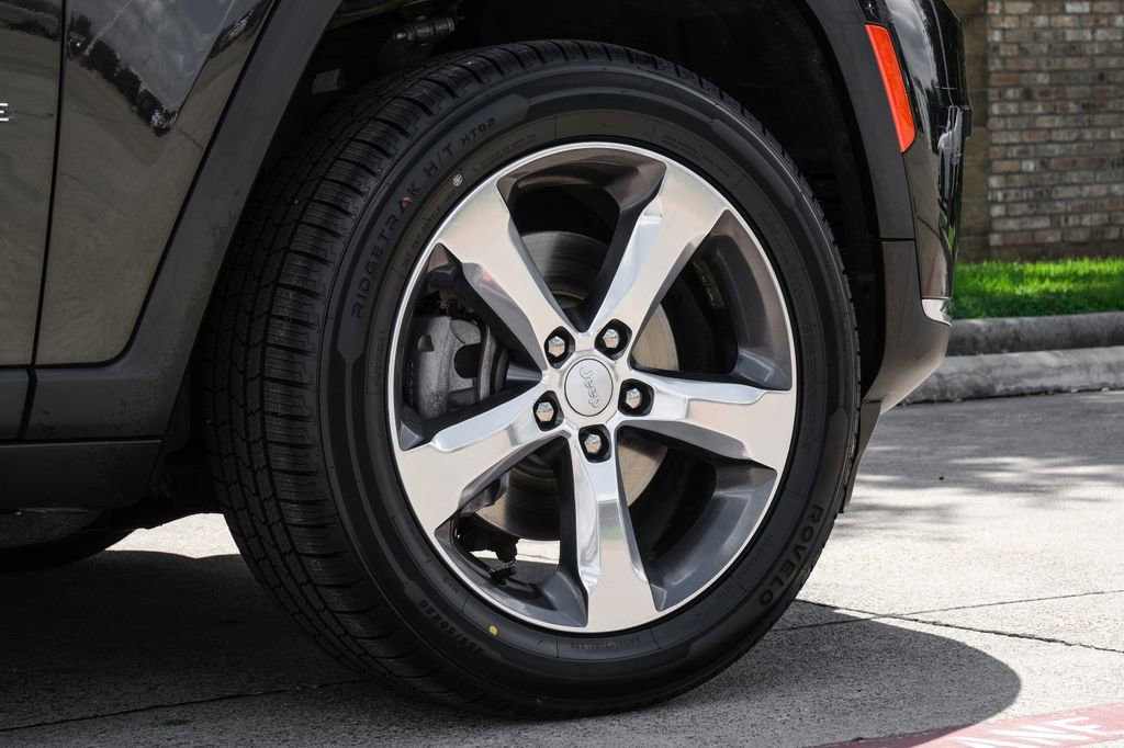 Used 2022 Jeep Grand Cherokee L Limited RWD image 69