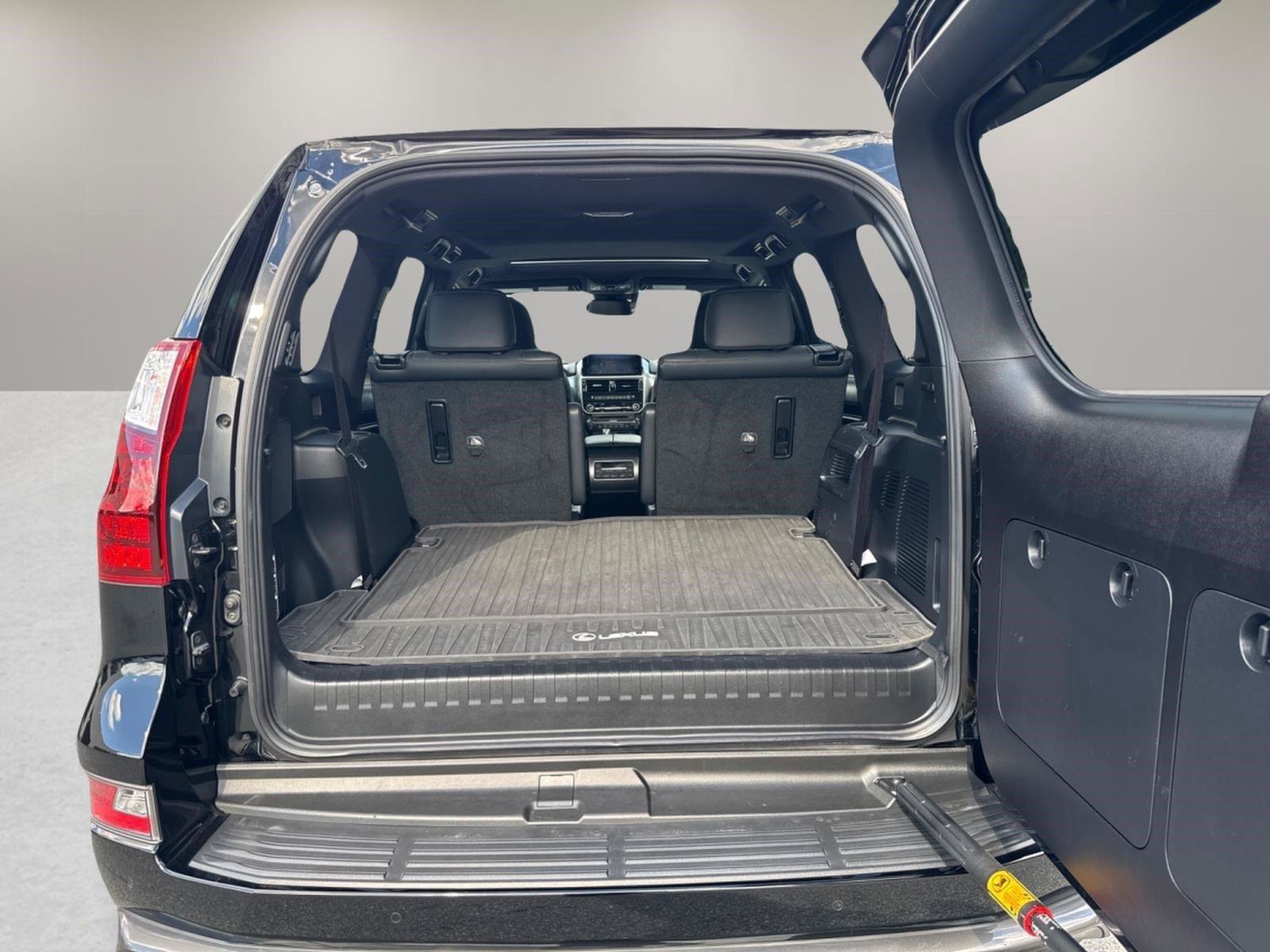 Used 2022 Lexus GX 460 Luxury w/ Sport Design Package AWD/4WD image 11