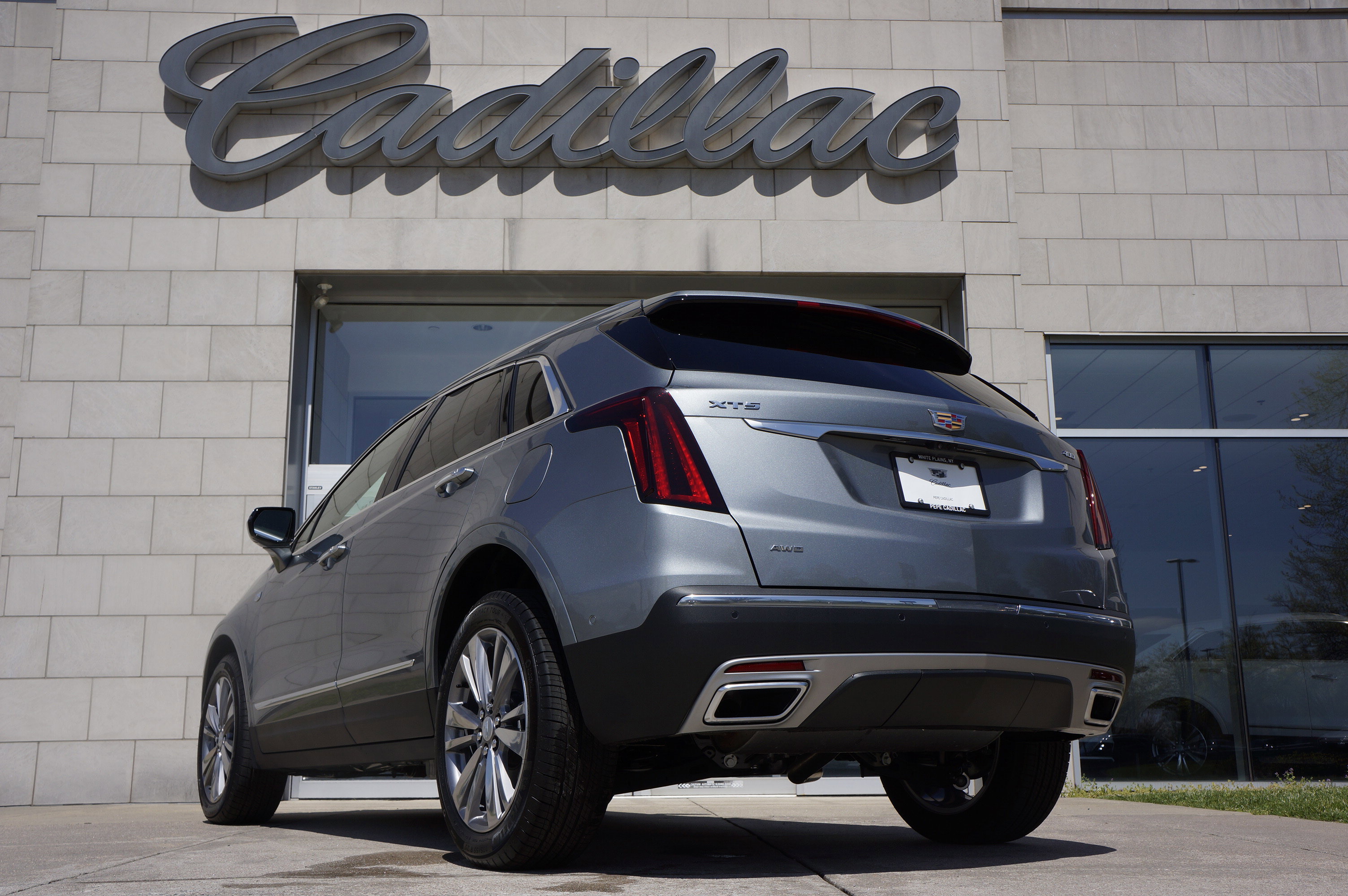 Used 2025 Cadillac XT5 Premium Luxury image 8