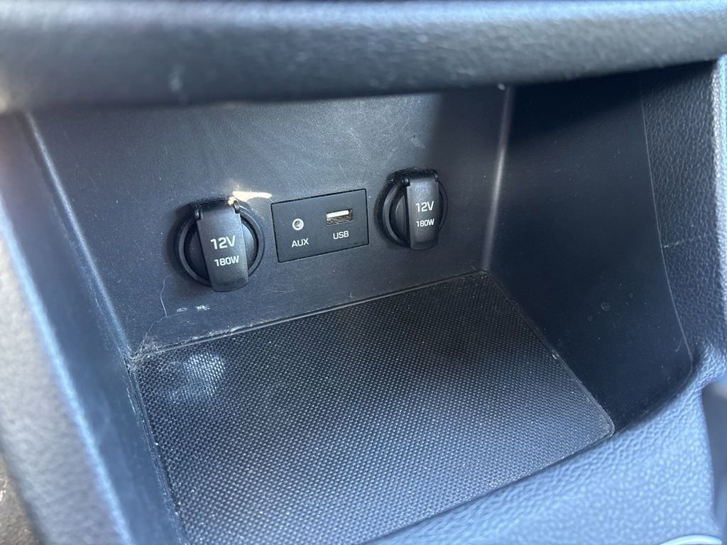 Used 2019 Hyundai Elantra GT image 33