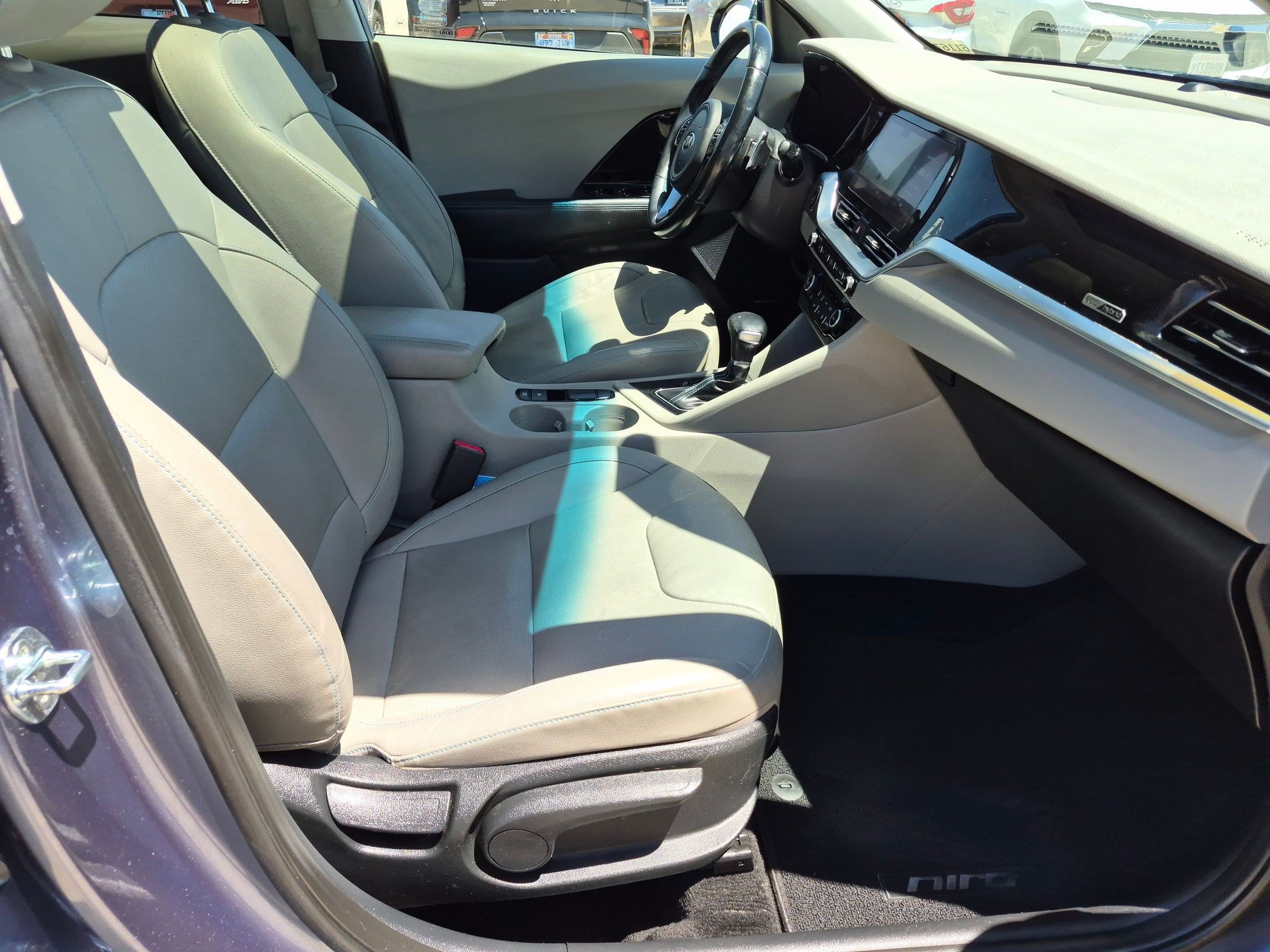 Used 2021 Kia Niro FWD image 29