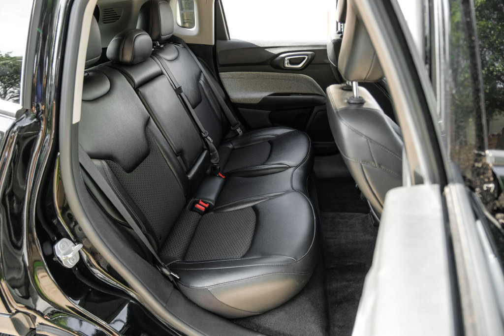 Used 2022 Jeep Compass Latitude AWD/4WD image 47