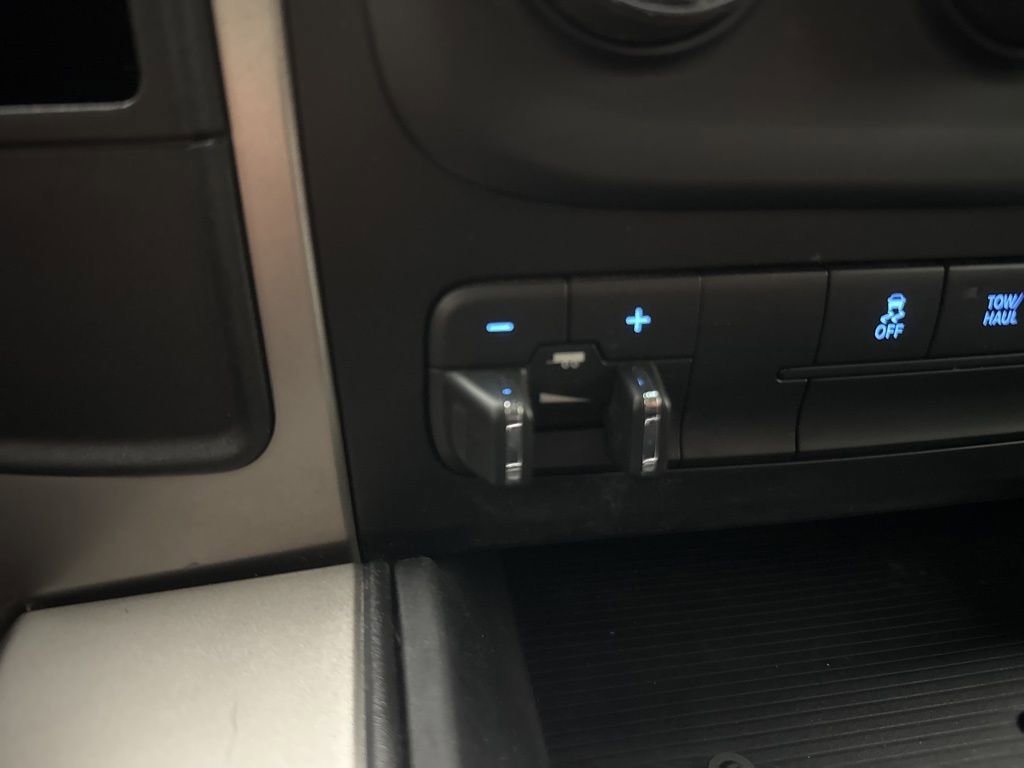 Used 2018 RAM 3500 Tradesman w/ Chrome Appearance Group AWD/4WD image 22
