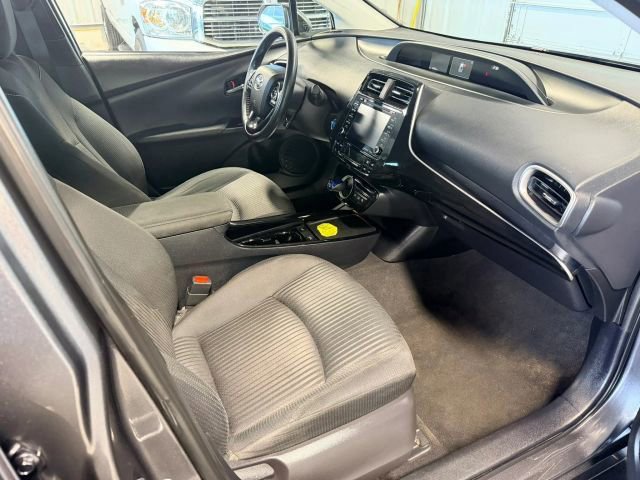 Used 2021 Toyota Prius Prime LE FWD image 11