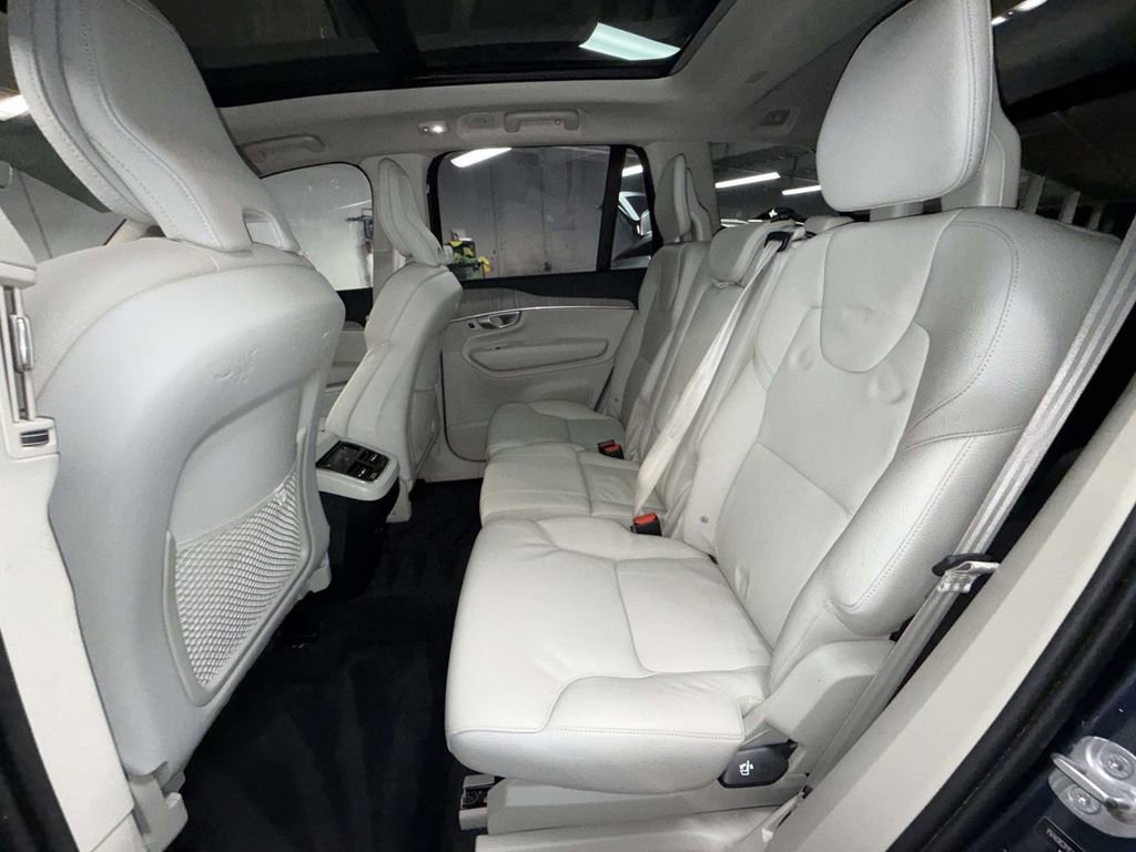 Used 2024 Volvo XC90 B6 Plus image 19