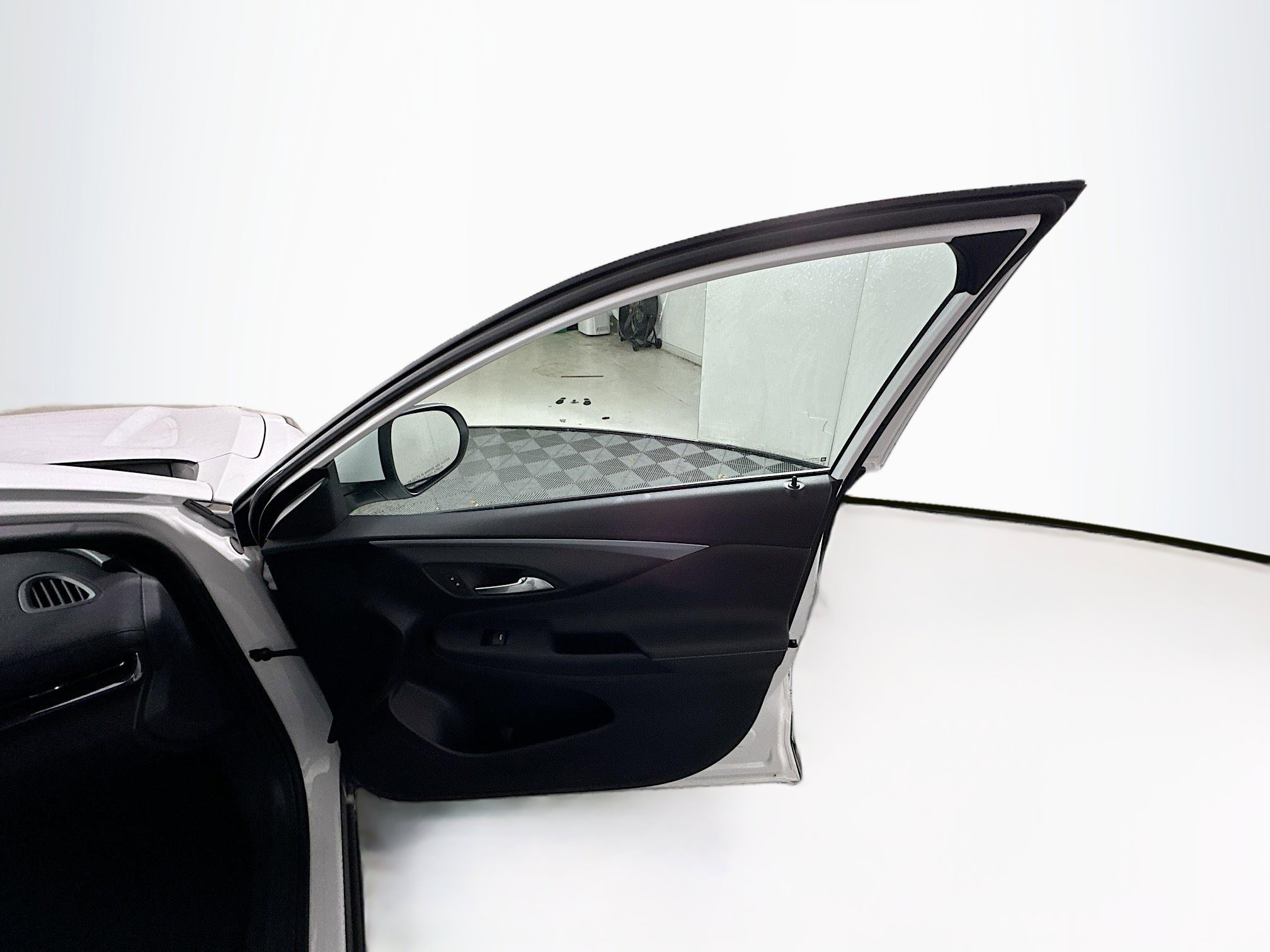 Used 2025 Buick Envista Preferred FWD image 31